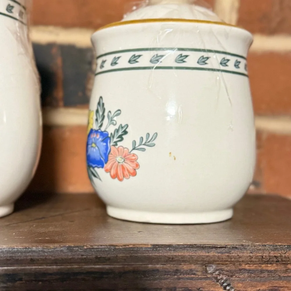 Vintage 1982 M Kamenstein Floral‎ Ceramic Kitchen Canister Set of 3 Cream Multi